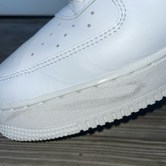 ALL WHITE AIR FORCE 1 IN EXCELLENT CONDITION (size 12 Men’s) - Picture 6 of 13